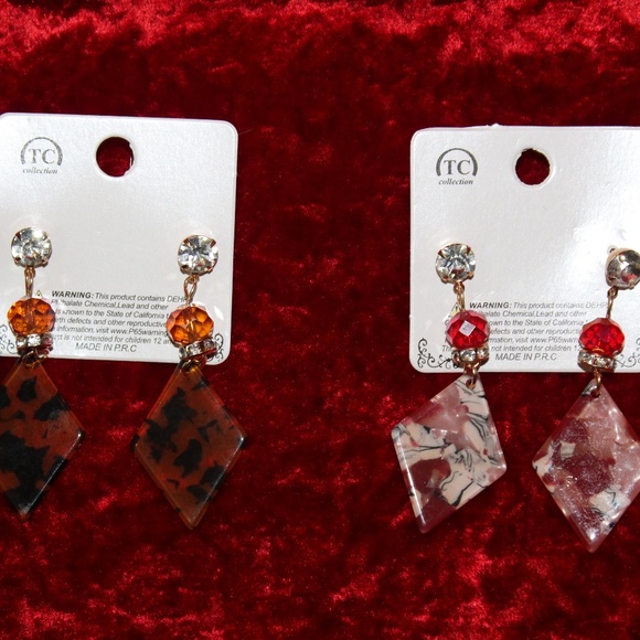 Diamond Shaped Marbled Resin Dangle Earrings - Picture 3 of 7